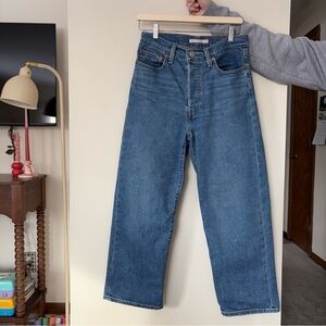 LEVI’s Size 28 Ribcage Straight Ankle Jeans
